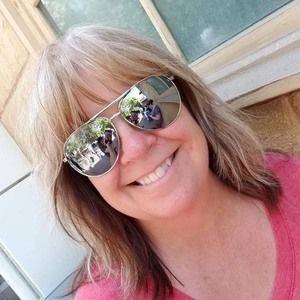 Meet your Posher, Denise